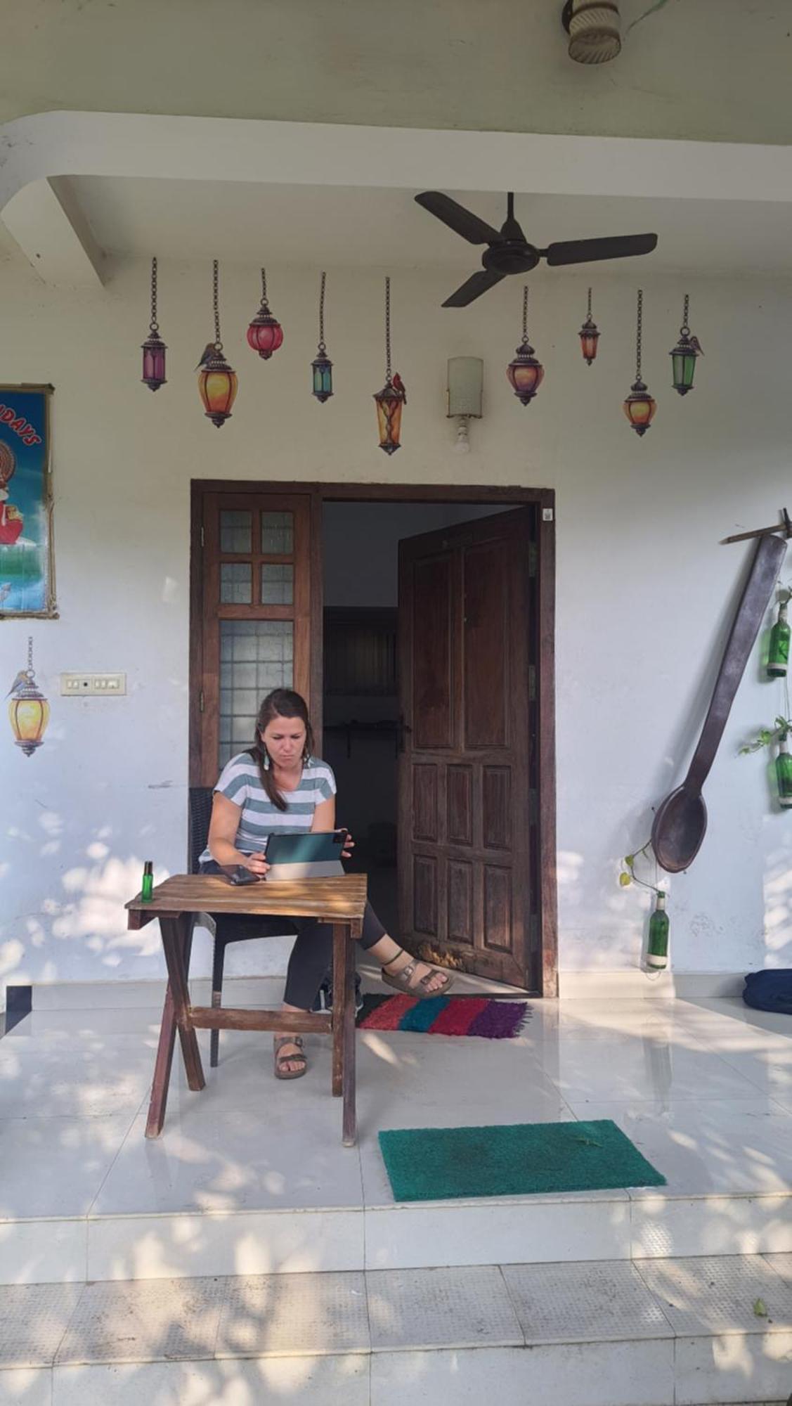 Abru'S Holidays International Travelers Alappuzha Luaran gambar