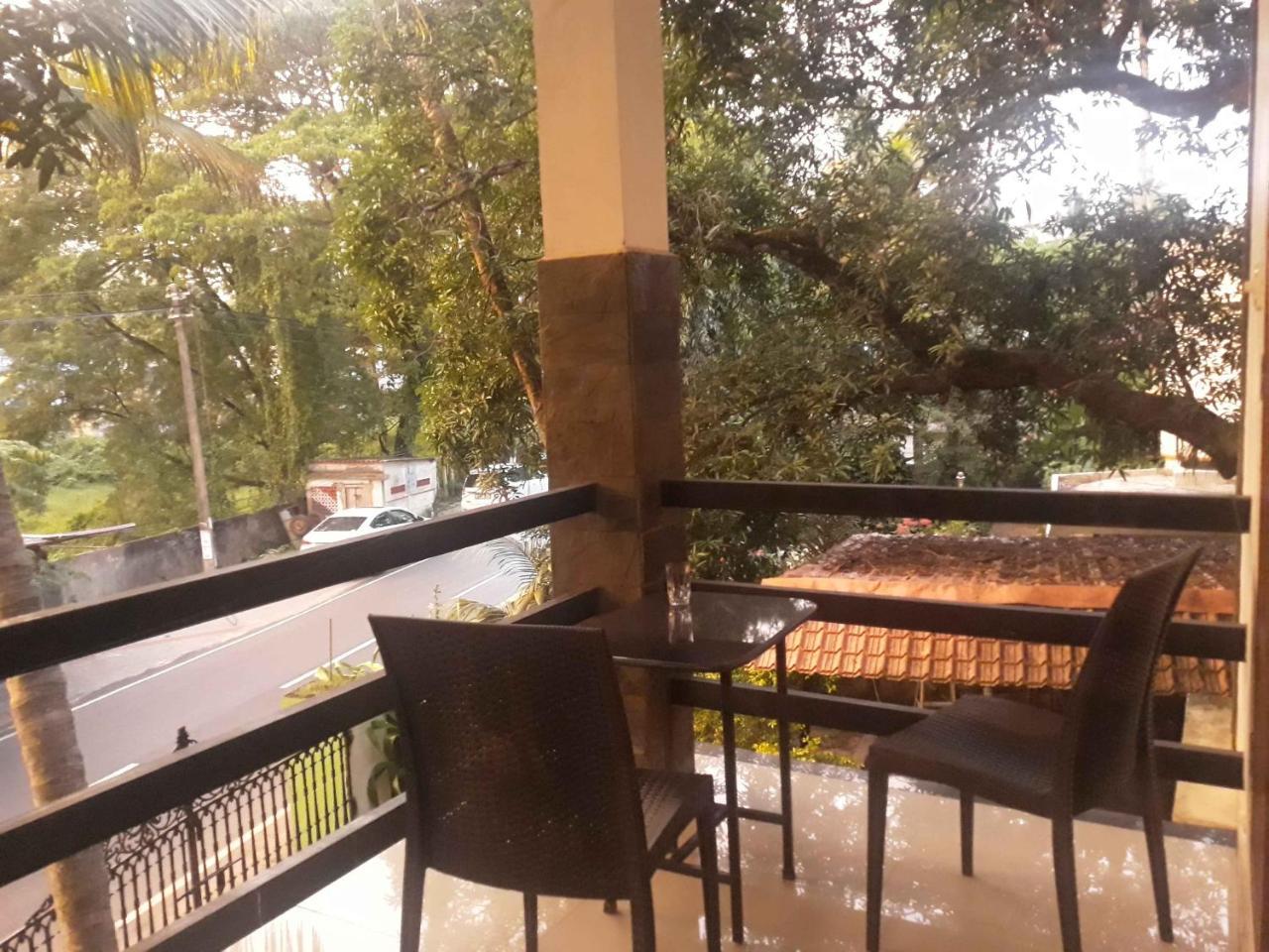 Abru'S Holidays International Travelers Alappuzha Luaran gambar